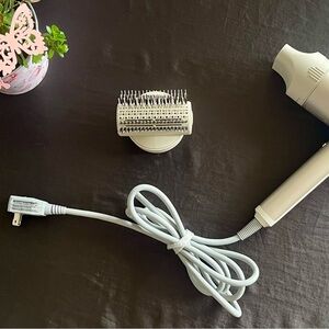 Shark IQ Hair Dryer with attachments